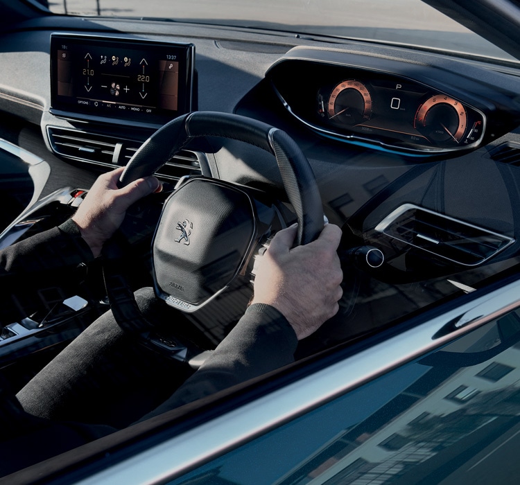 Peugeot 5008 instrumental panel